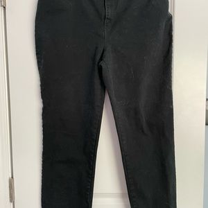 Gloria Vanderbilt black jeans
